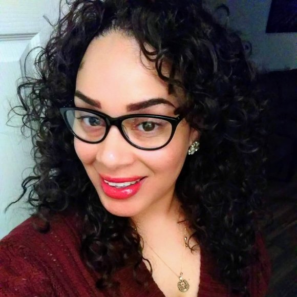 Meet your Posher, Camila - Picture 1 of 1